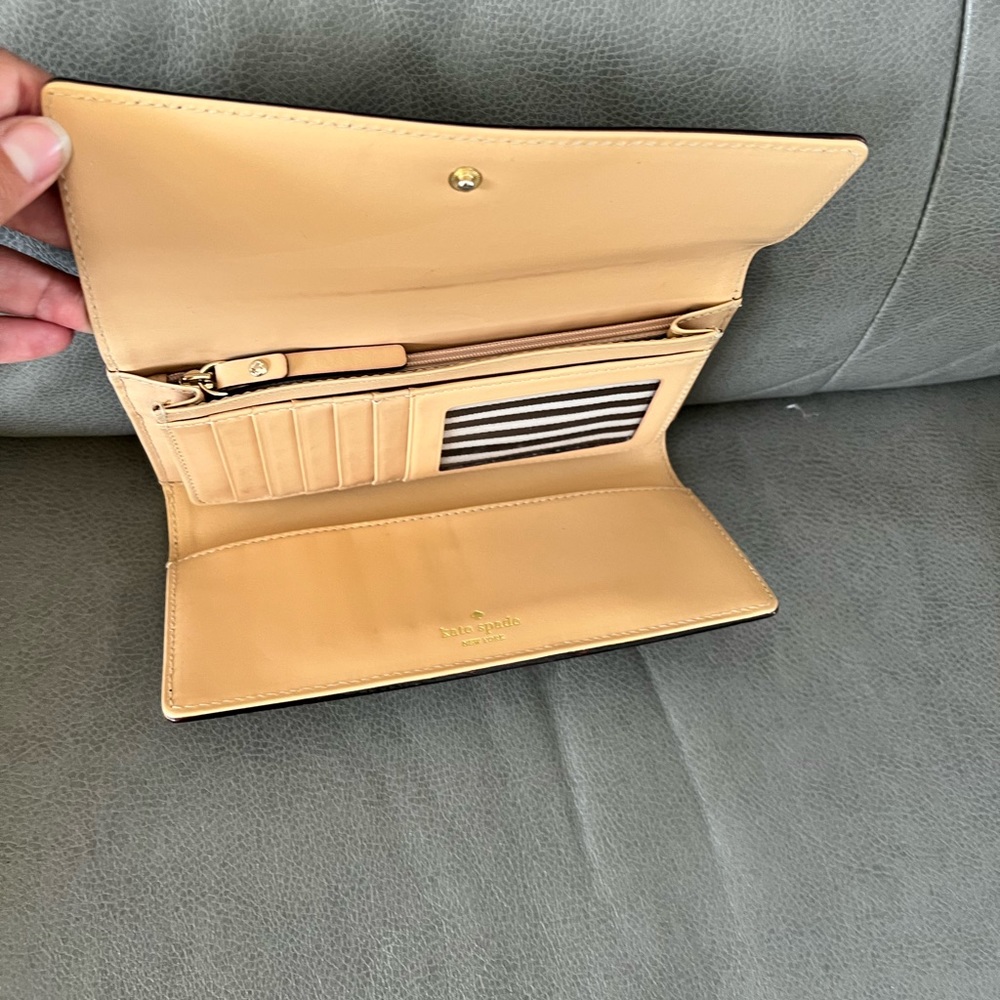 Kate Spade Wallet - Picture 2 of 4